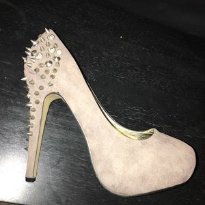 Henry Ferrera heels